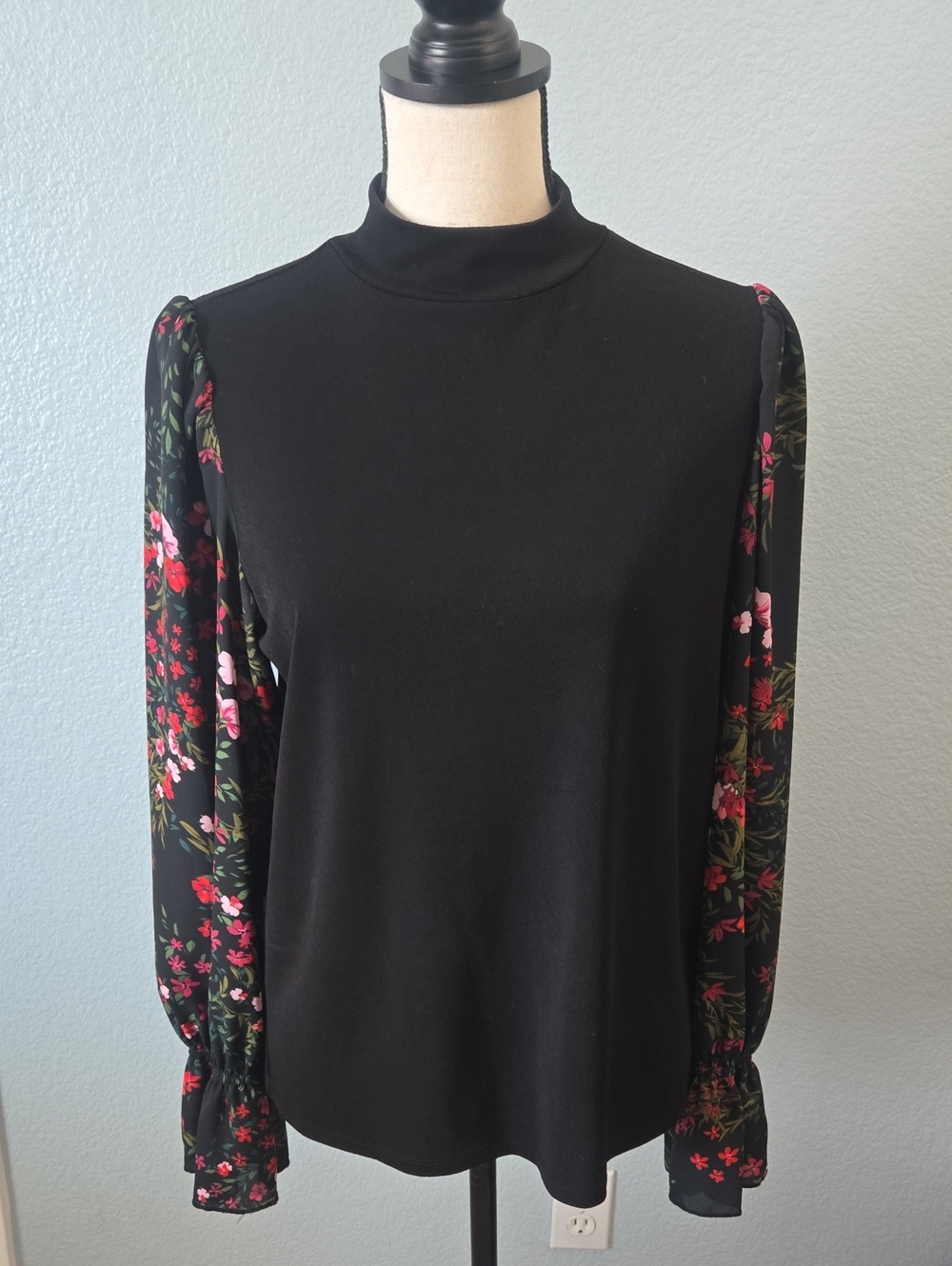 CECE Floral Print Long Sleeve Mixed Media Mock Neck Knit Top Sz Medium Black - Picture 2 of 10